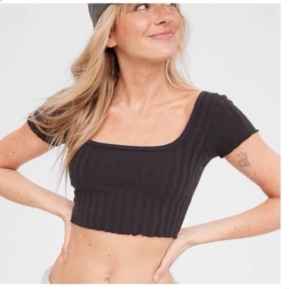 Offline by Aerie Square Neck Lettuce Edge Crop Top size L